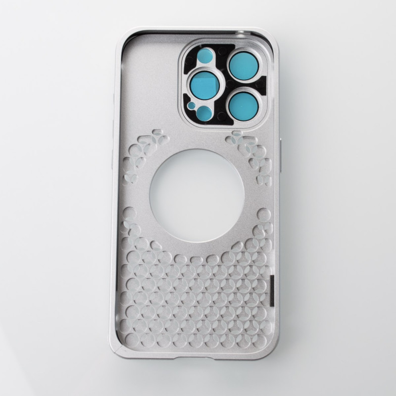 Металевий чохол MagSafe AROMA PERFORATED METAL для телефону iPhone 15 Pro Max срібний