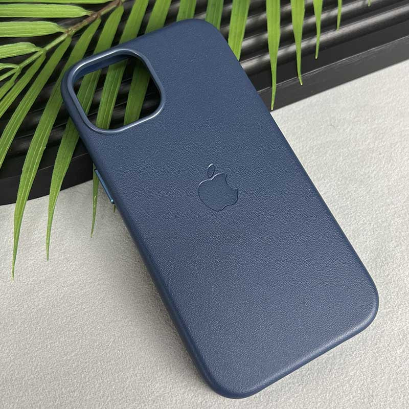 Кожаный чехол Leather Case (AAA) with MagSafe and Animation для Apple iPhone 16 Pro (6.3")