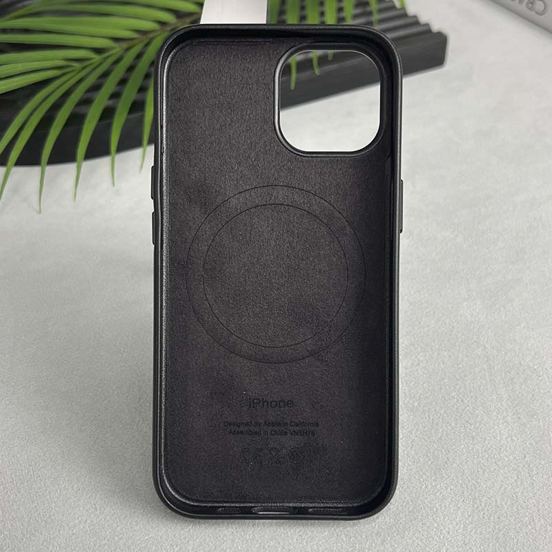 Кожаный чехол Leather Case (AAA) with MagSafe and Animation для Apple iPhone 15 Pro (6.1")
