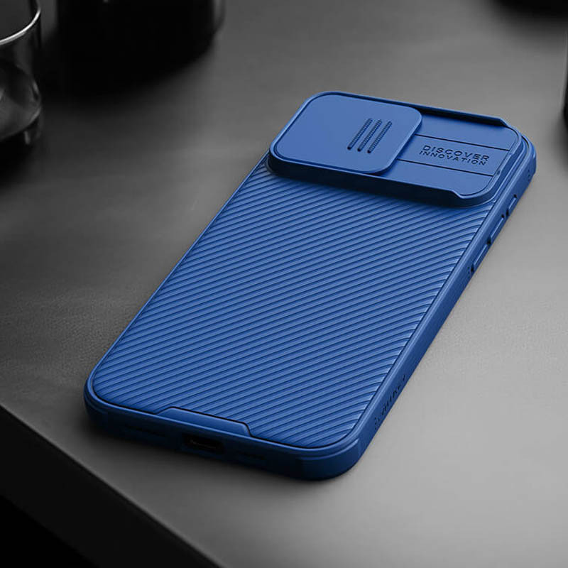 Карбоновая накладка Nillkin CamShield Pro Magnetic для Apple iPhone 15 Pro (6.1")