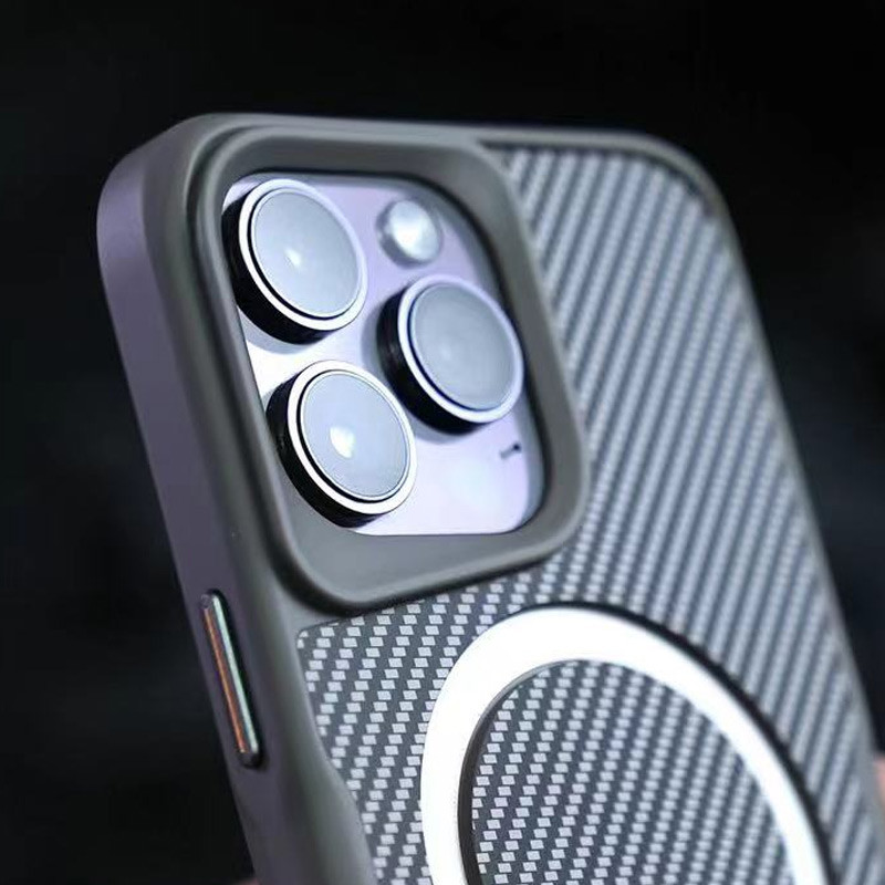 TPU+PC чехол Metal Buttons with MagSafe Carbon Ring для Apple iPhone 15 Pro (6.1")